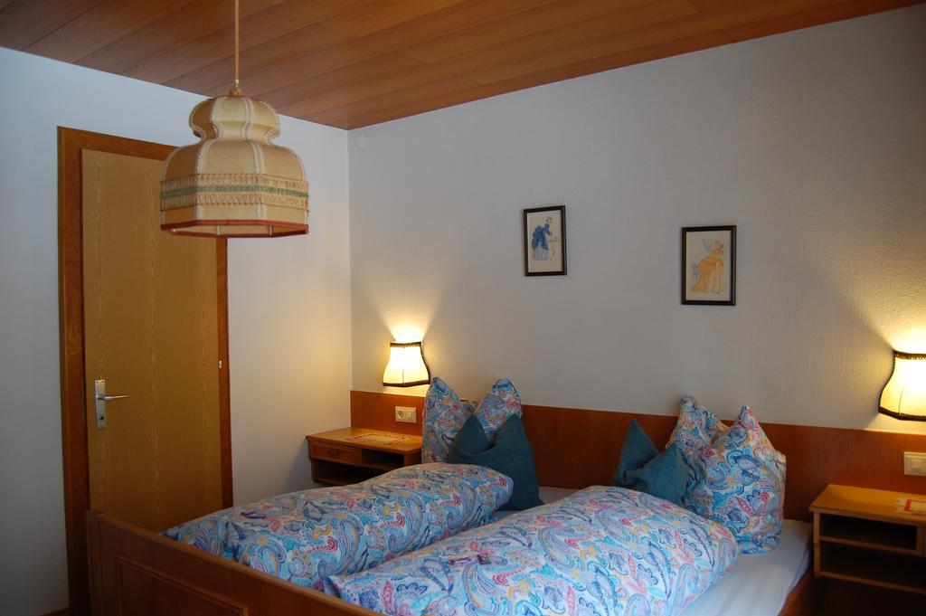 Apartamento Haus Waldrast Elbigenalp Habitación foto