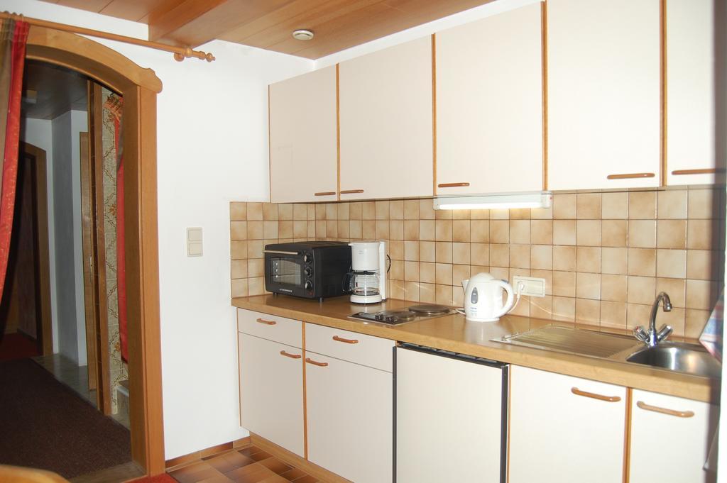 Apartamento Haus Waldrast Elbigenalp Habitación foto