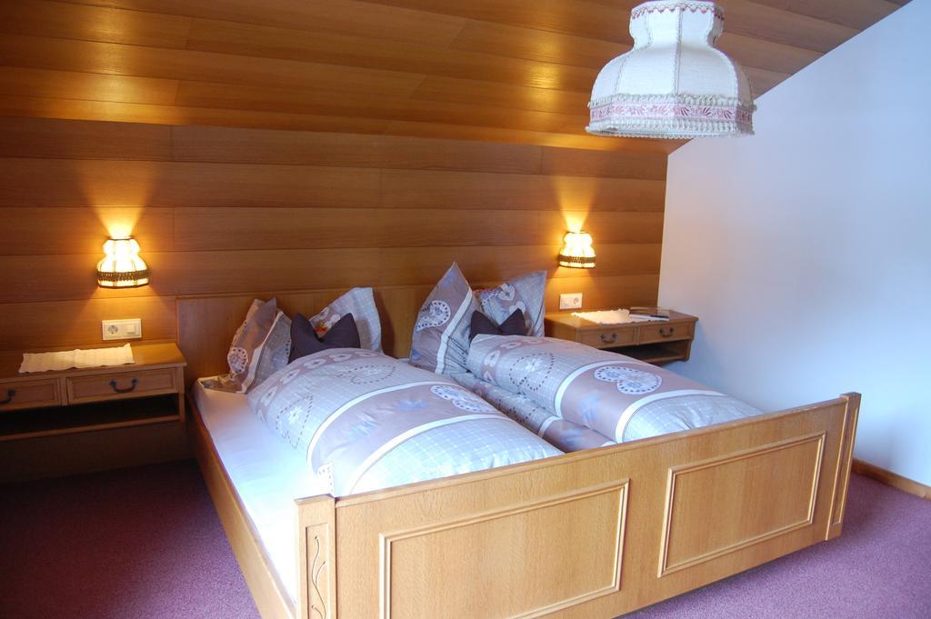 Apartamento Haus Waldrast Elbigenalp Habitación foto