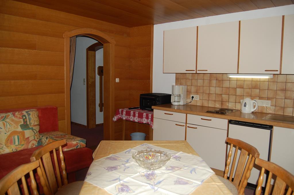 Apartamento Haus Waldrast Elbigenalp Habitación foto