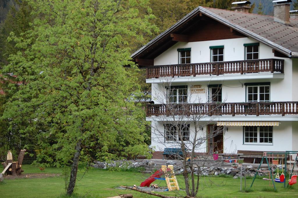 Apartamento Haus Waldrast Elbigenalp Exterior foto