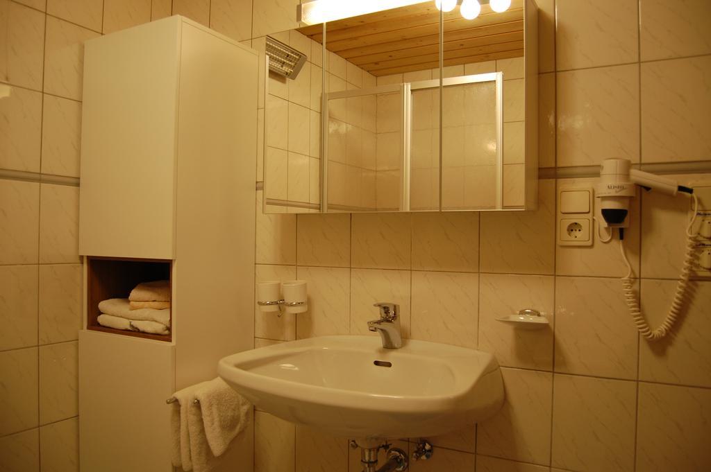 Apartamento Haus Waldrast Elbigenalp Exterior foto