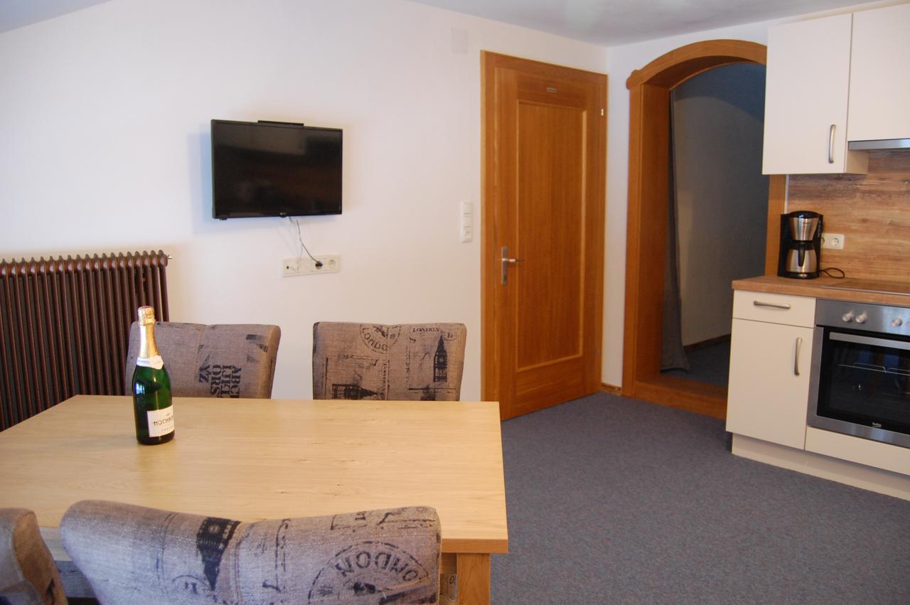Apartamento Haus Waldrast Elbigenalp Exterior foto